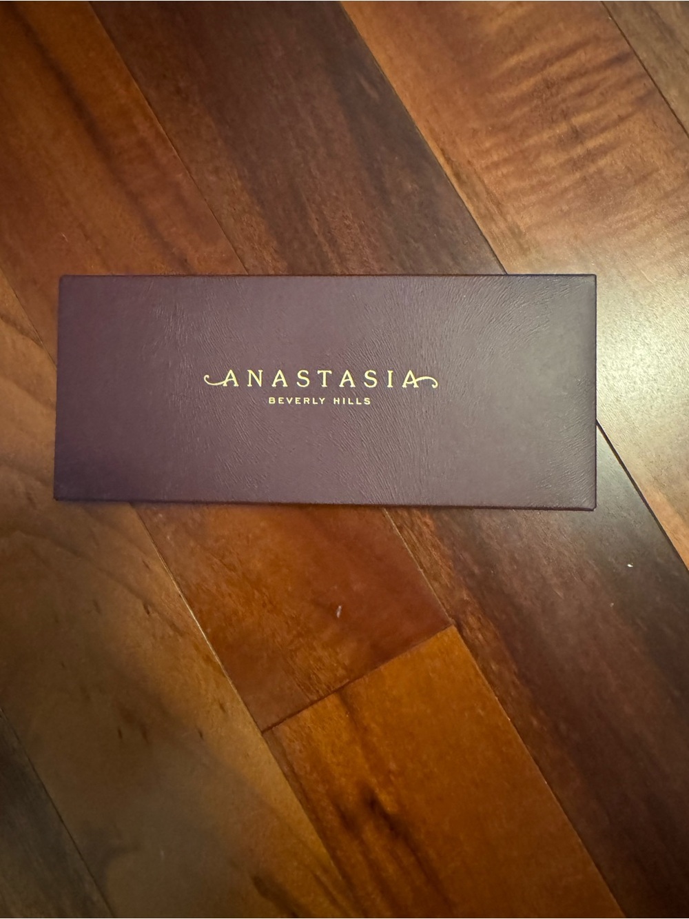 Anastasia Beverly Hills Plum Palette Sleeve with Gold Logo
